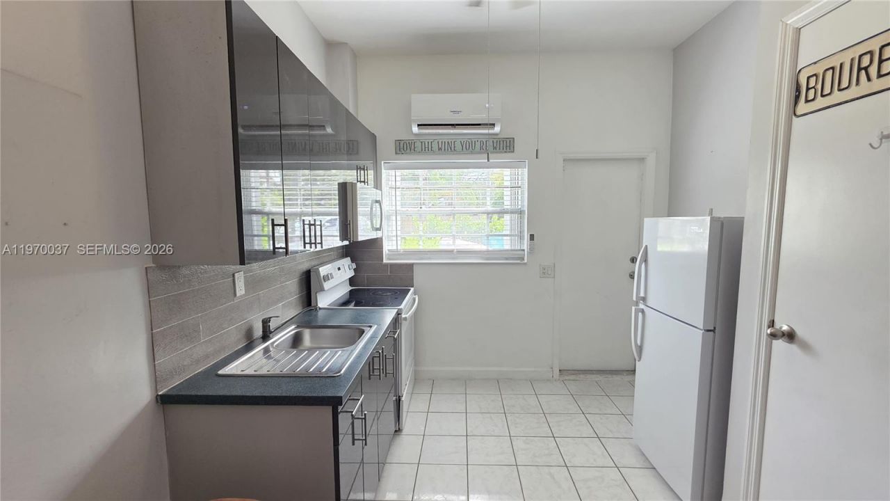 1105 NE 119th St , Unit A, Biscayne Park, FL 33161 Photo