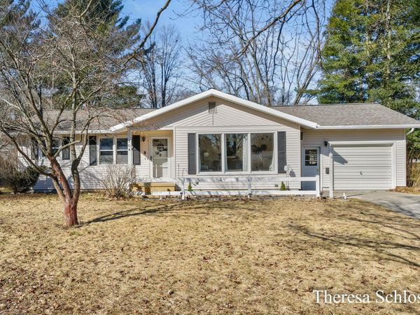 704 Cherry Avenue, Big Rapids, MI 49307