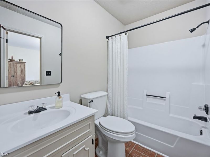 1740 Hearthside Drive, Salem, OH 44460 Photo 12