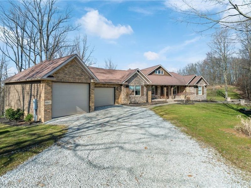 2517 Golfview Drive NE, New Philadelphia, OH 44663 Photo 3