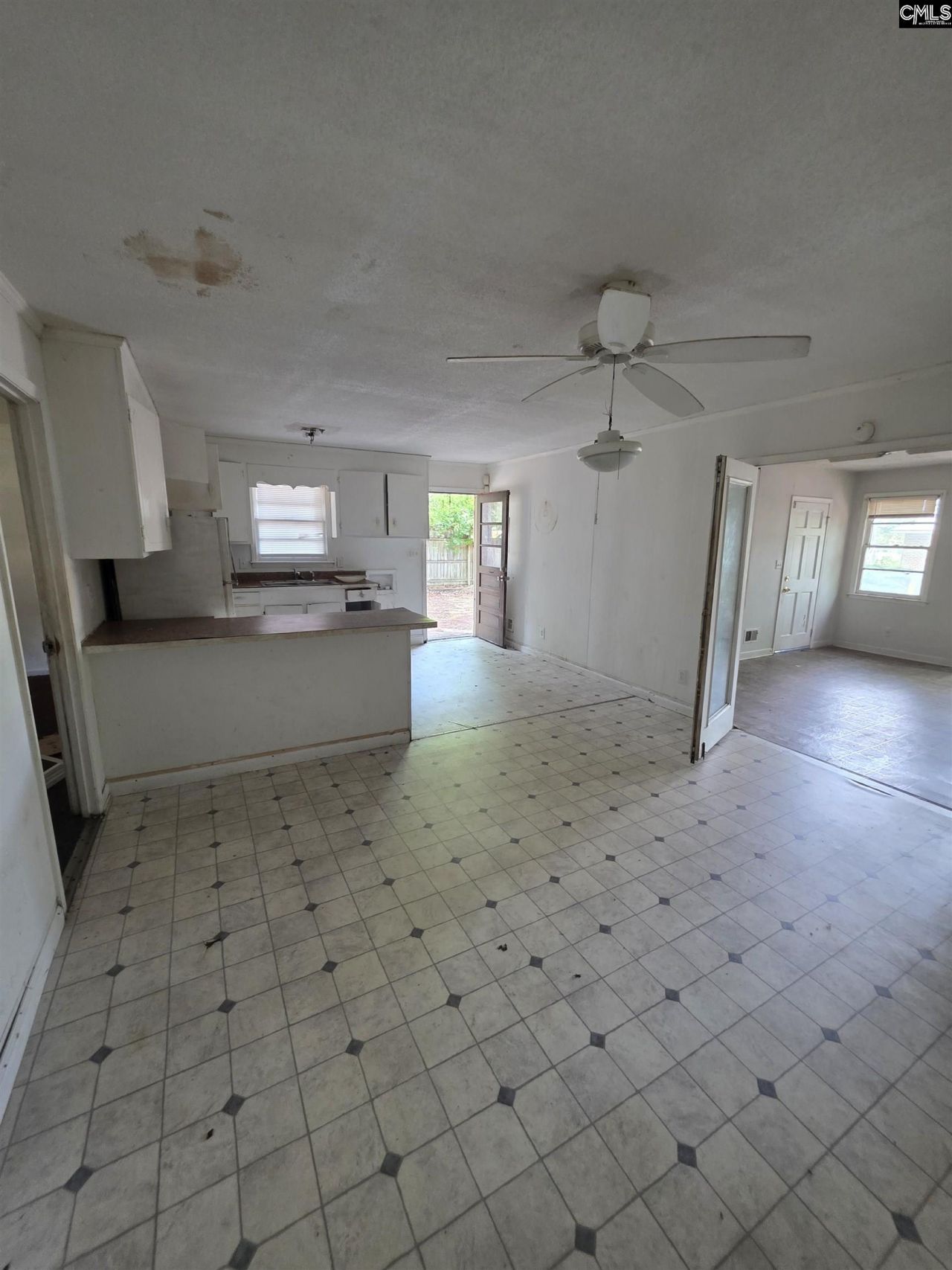 5527 Holmes Avenue Photo 4