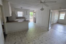 5527 Holmes Avenue photo 4