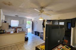 5527 Holmes Avenue photo 4