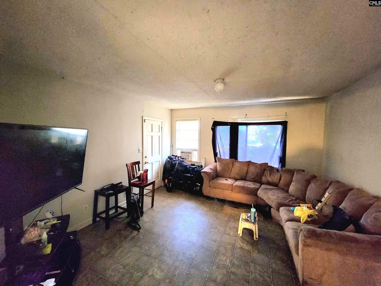 5527 Holmes Avenue Photo 5