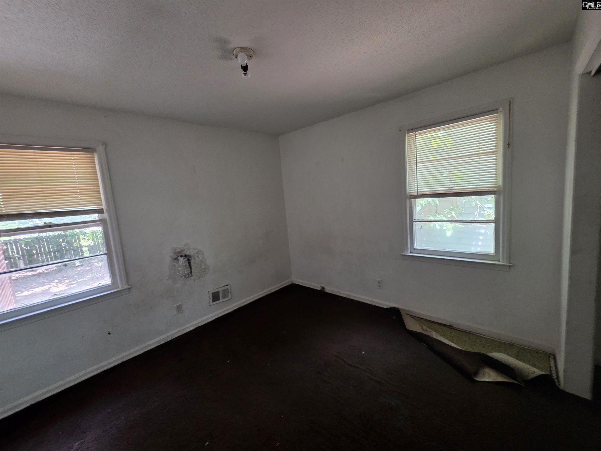 5527 Holmes Avenue Photo 9