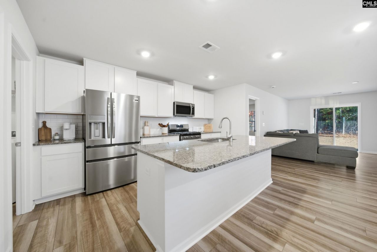 98 Parkwood Court Photo 10