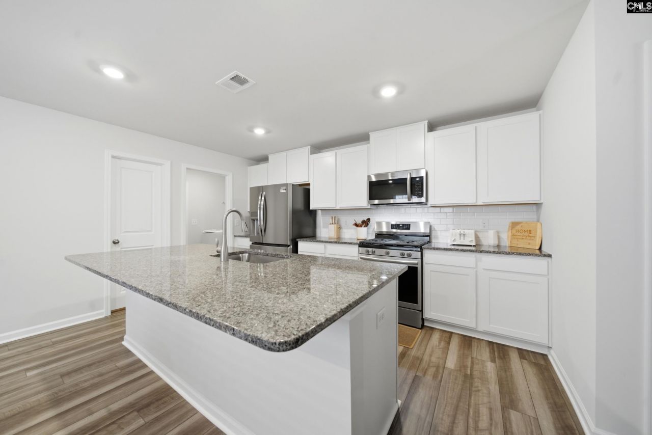 98 Parkwood Court Photo 12