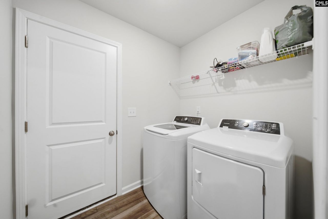 98 Parkwood Court Photo 18