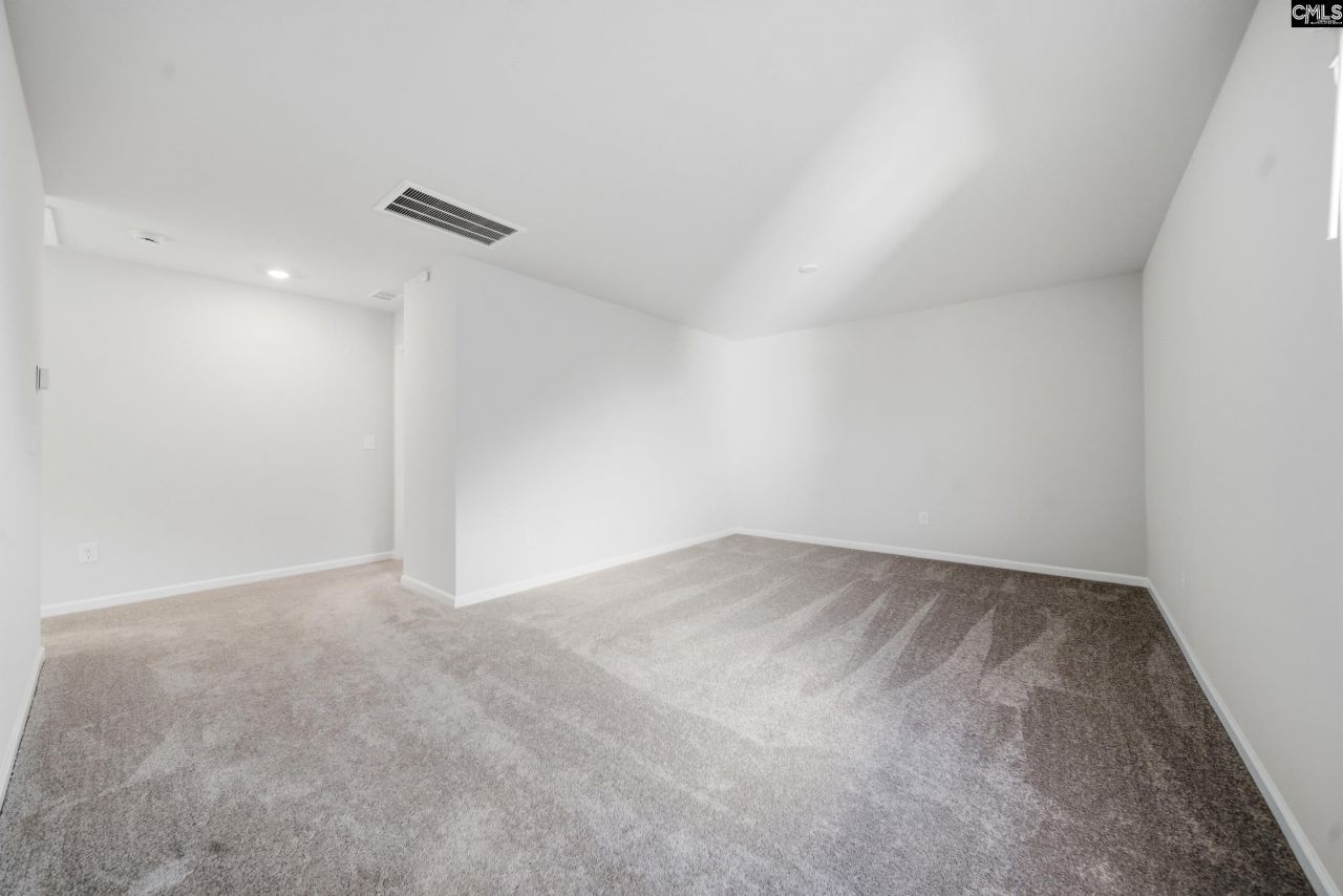 98 Parkwood Court Photo 25