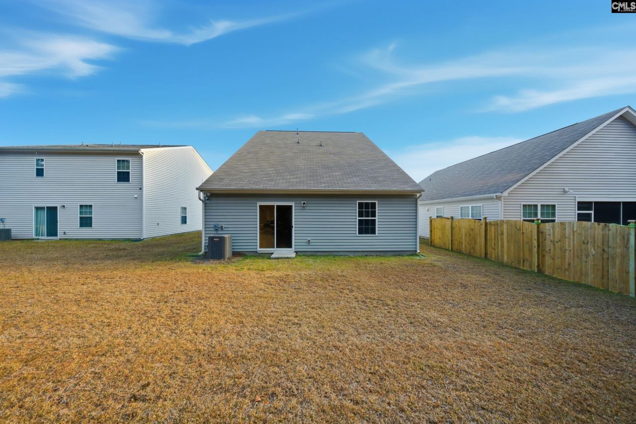 98 Parkwood Court Photo 39