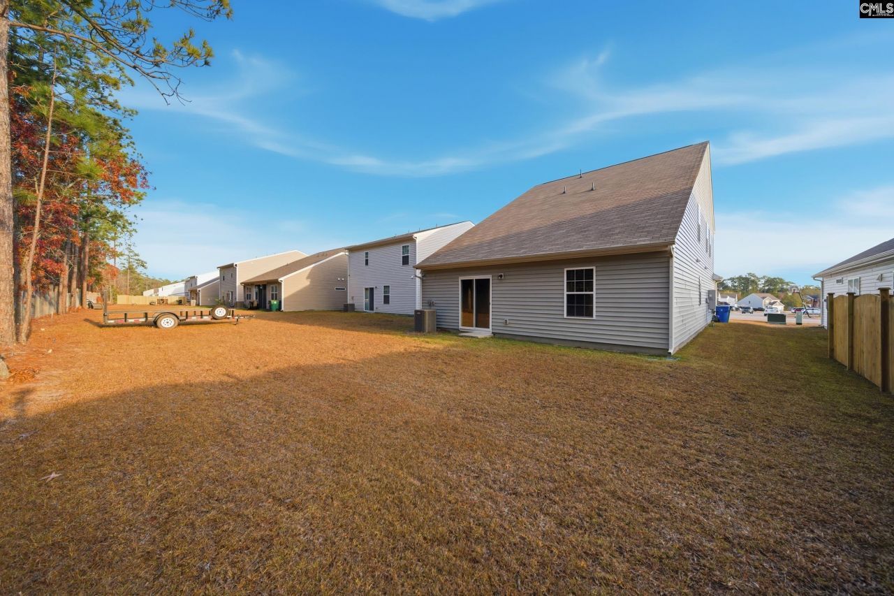 98 Parkwood Court Photo 41