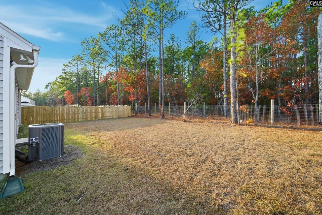 98 Parkwood Court Photo 42