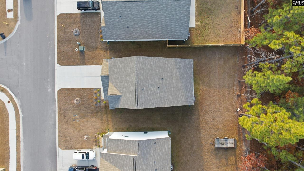 98 Parkwood Court Photo 46