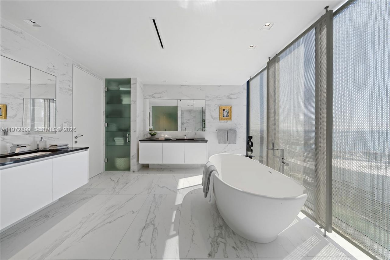 1000 Biscayne Blvd , Unit 3201, Miami, FL 33132 Photo