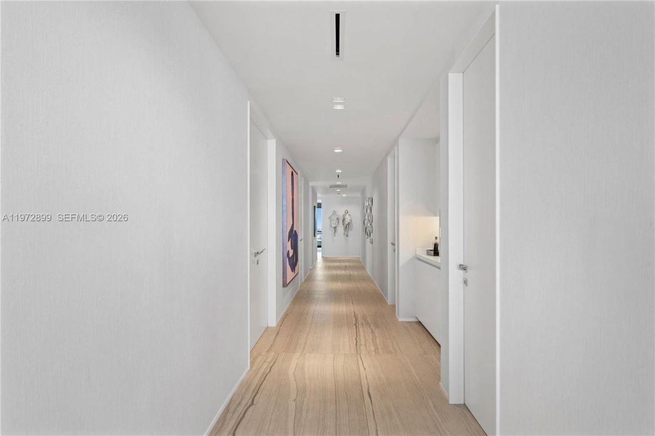 1000 Biscayne Blvd , Unit 3201, Miami, FL 33132 Photo