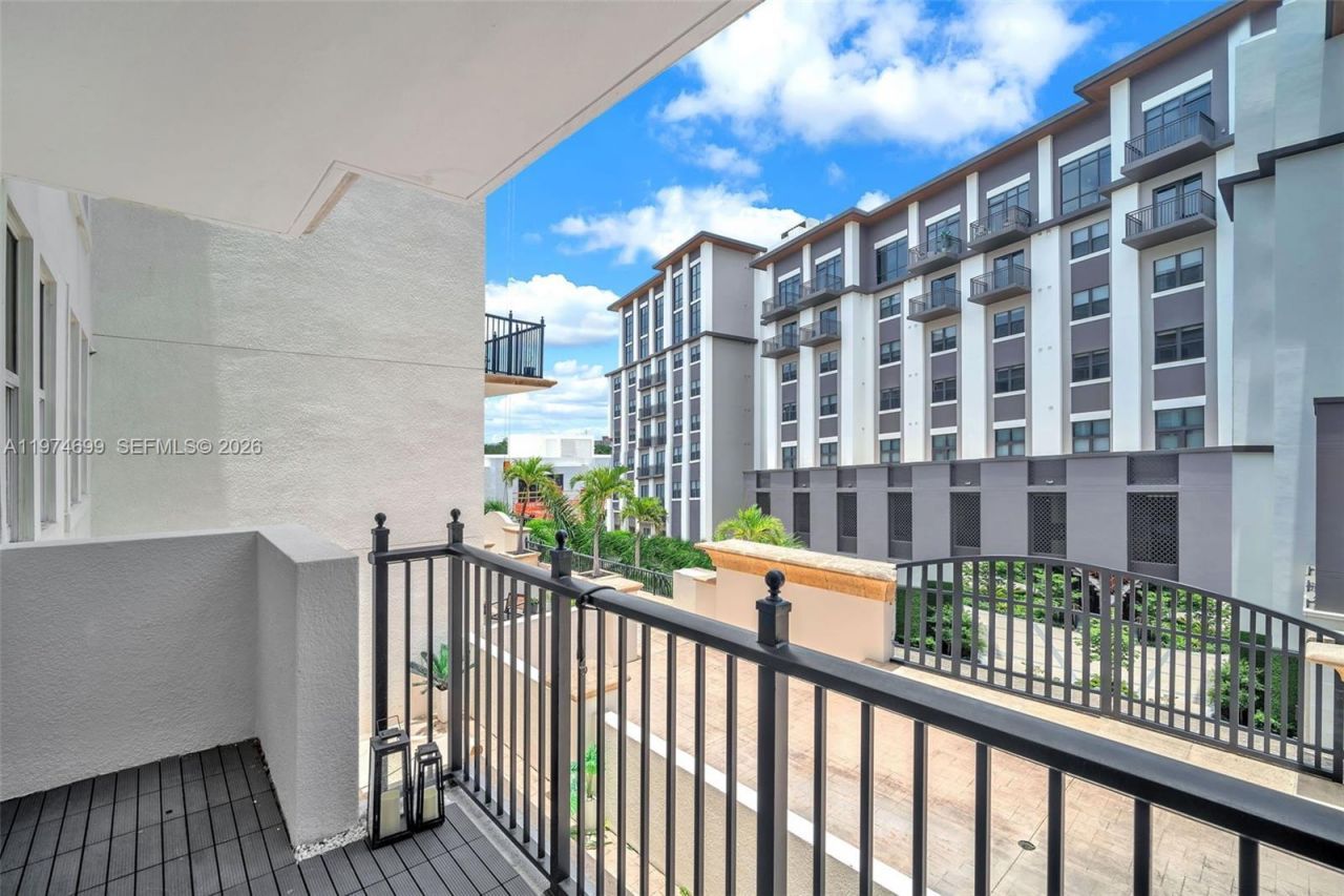 4100 Salzedo St, Unit 519, Coral Gables, FL 33146 Photo