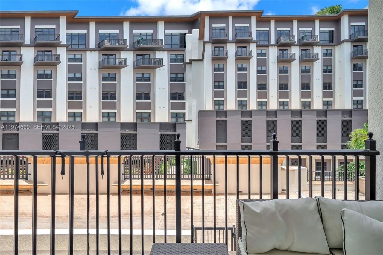 4100 Salzedo St, Unit 519, Coral Gables, FL 33146 Photo