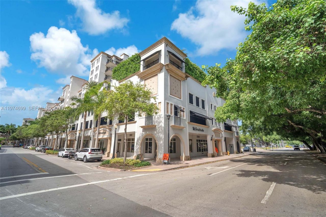 4100 Salzedo St, Unit 519, Coral Gables, FL 33146 Photo
