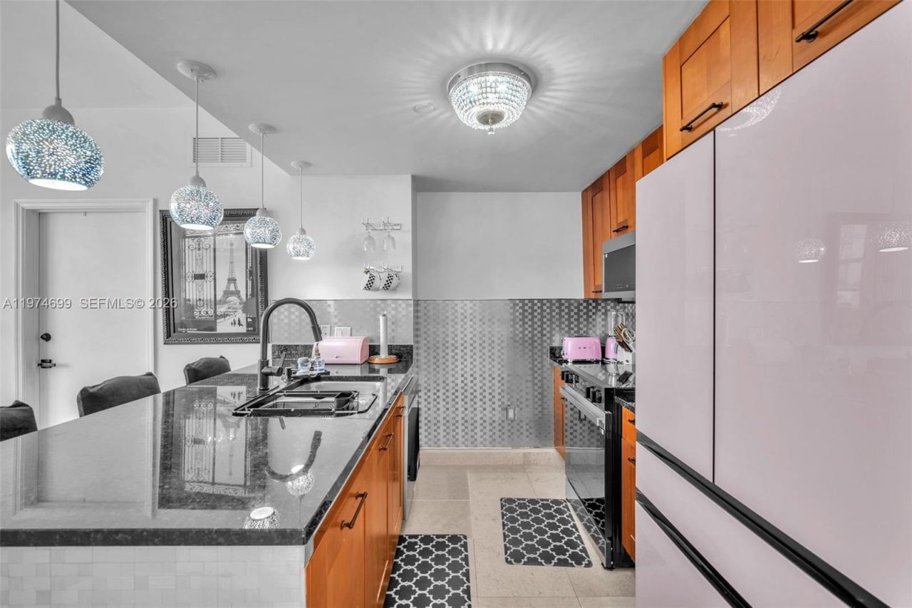 4100 Salzedo St, Unit 519, Coral Gables, FL 33146 Photo