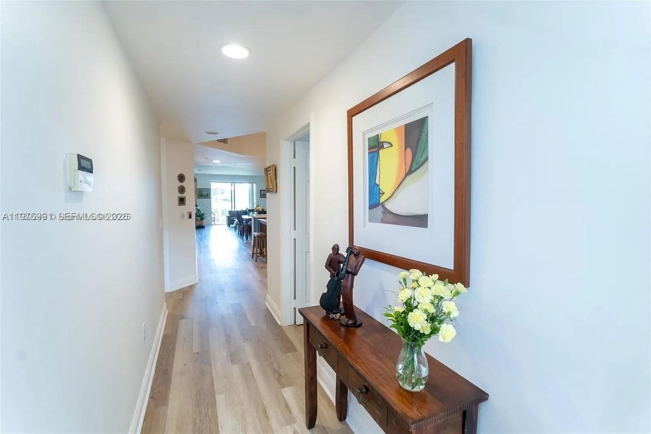 10730 NW 66th St , Unit 105, Doral, FL 33178 Photo