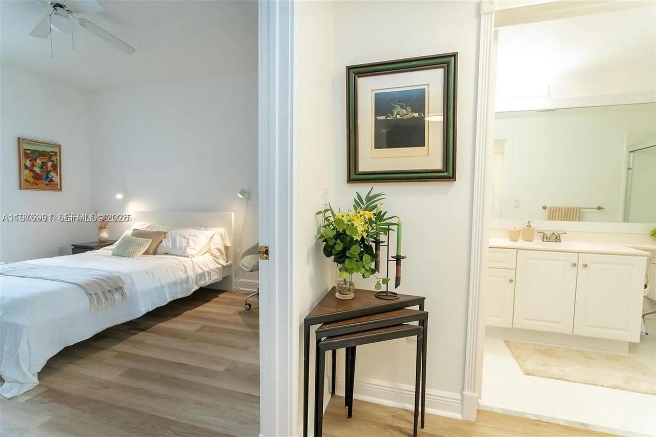 10730 NW 66th St , Unit 105, Doral, FL 33178 Photo