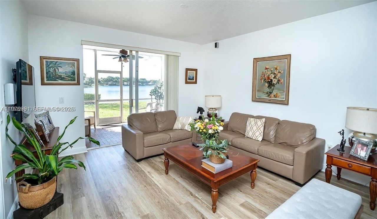 10730 NW 66th St , Unit 105, Doral, FL 33178 Photo