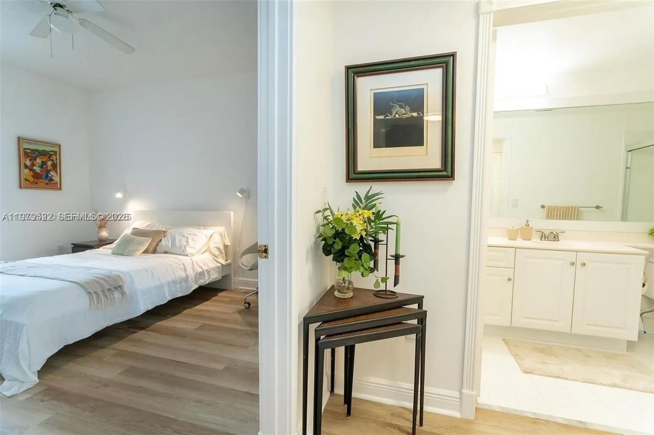 10730 NW 66th St , Unit 105, Doral, FL 33178 Photo