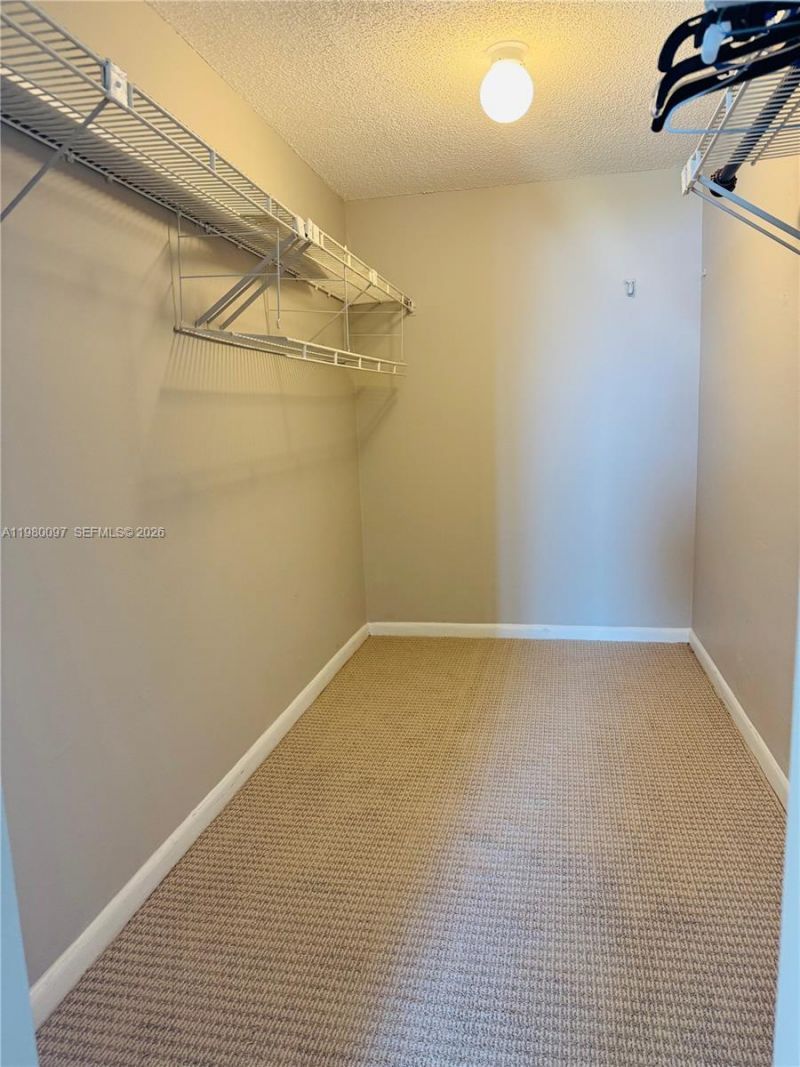 13499 Biscayne Blvd , Unit 606, North Miami, FL 33181 Photo