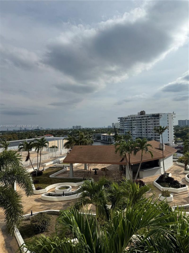 13499 Biscayne Blvd , Unit 606, North Miami, FL 33181 Photo