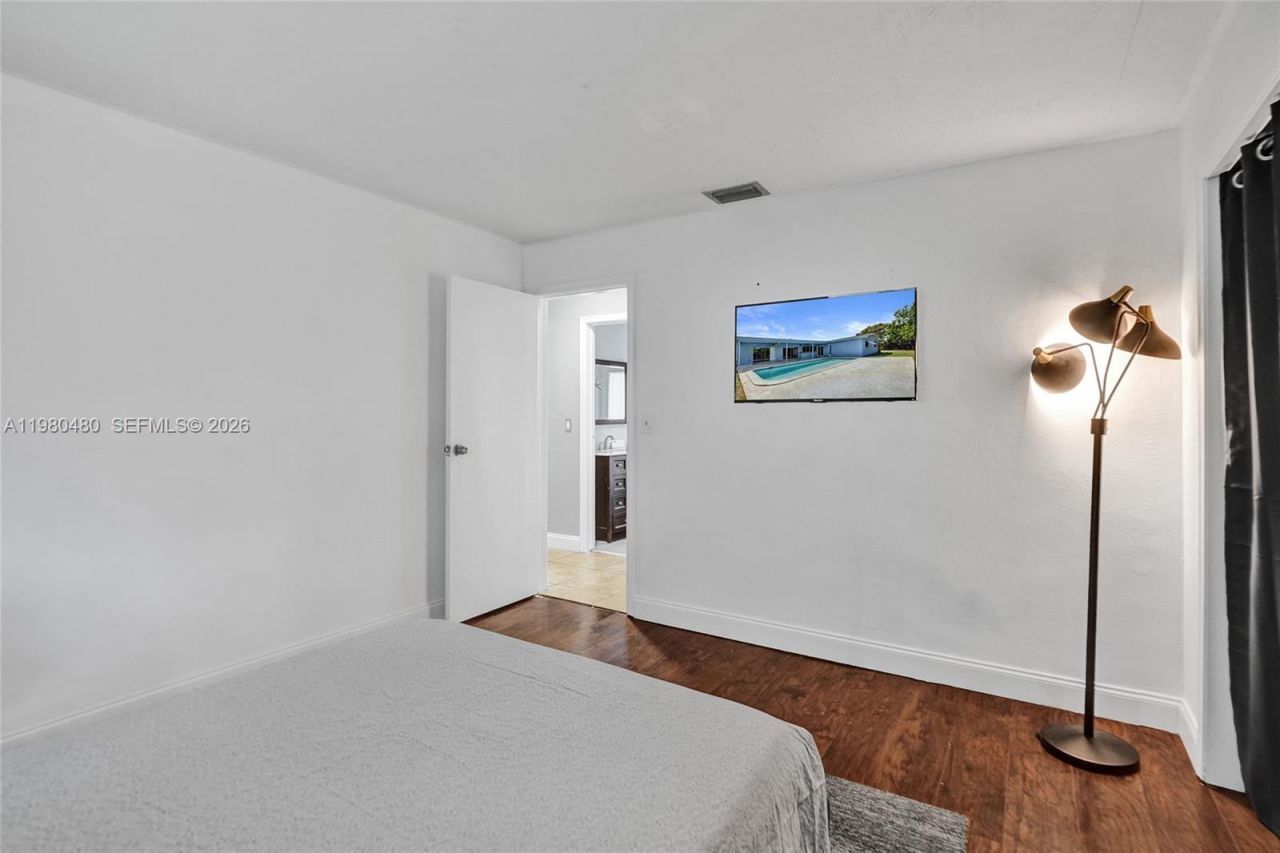 8699 NW 26th Pl , Sunrise, FL 33322 Photo