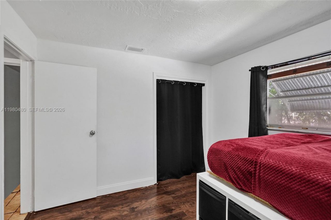 8699 NW 26th Pl , Sunrise, FL 33322 Photo