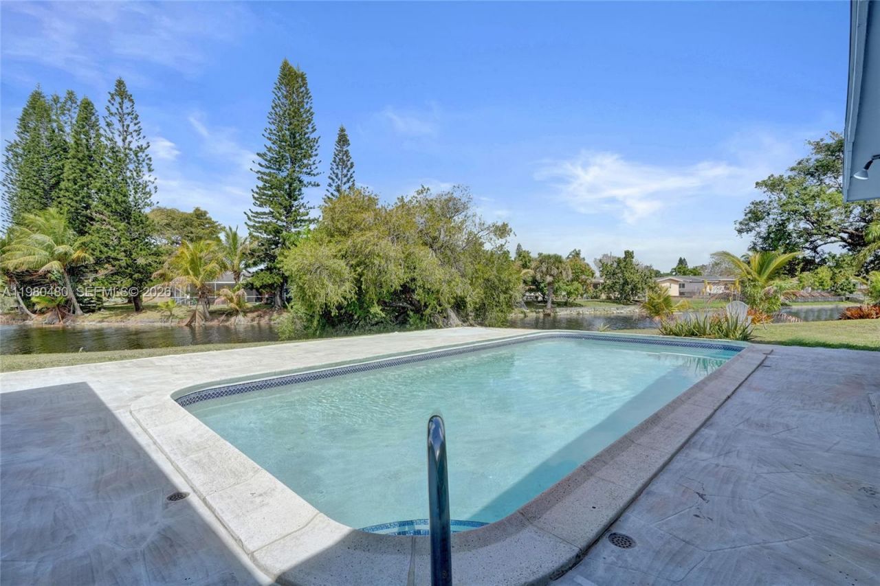 8699 NW 26th Pl , Sunrise, FL 33322 Photo