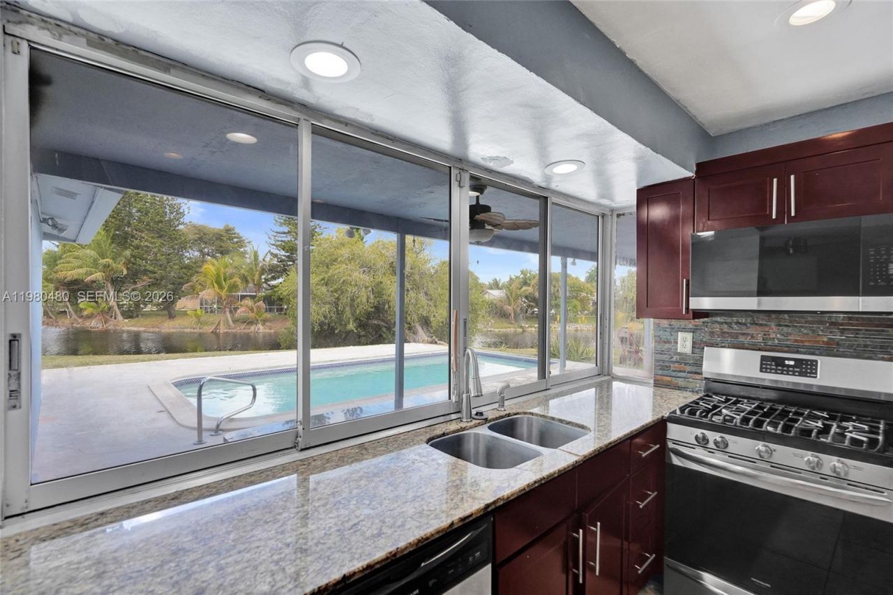 8699 NW 26th Pl , Sunrise, FL 33322 Photo