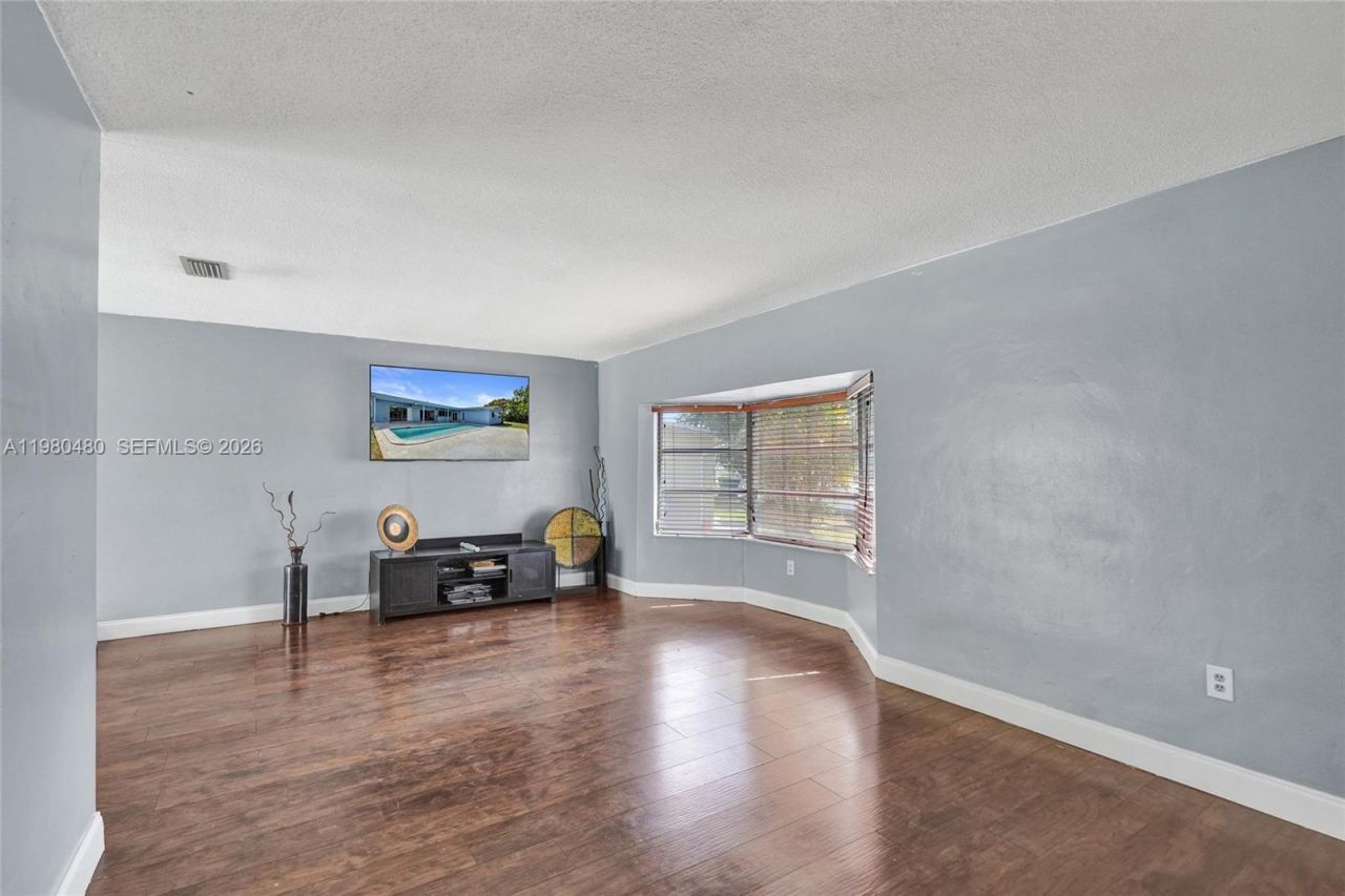 8699 NW 26th Pl , Sunrise, FL 33322 Photo