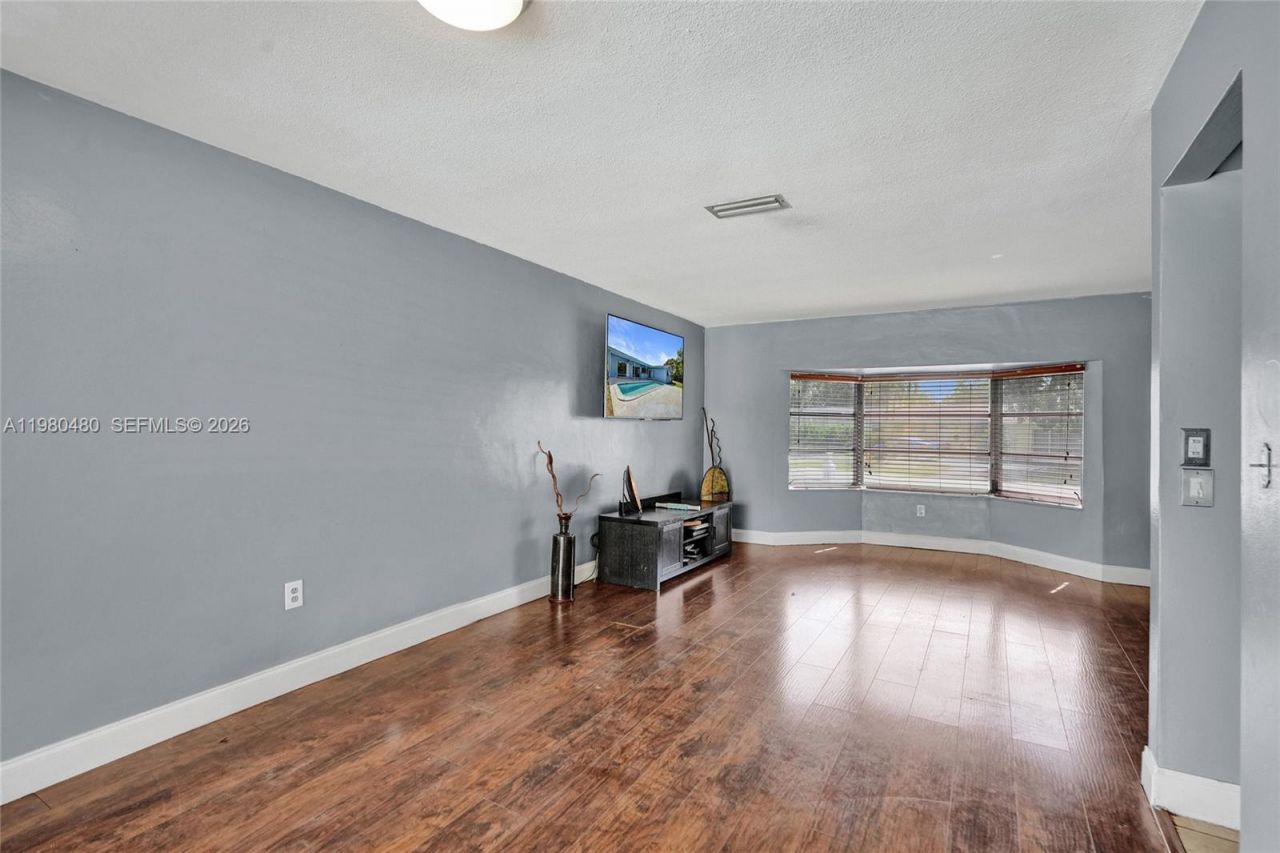 8699 NW 26th Pl , Sunrise, FL 33322 Photo