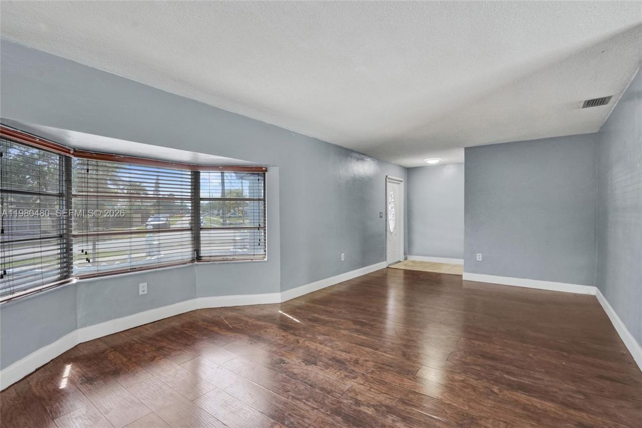 8699 NW 26th Pl , Sunrise, FL 33322 Photo