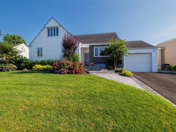15 Cail Drive, East Rockaway, NY 11518
