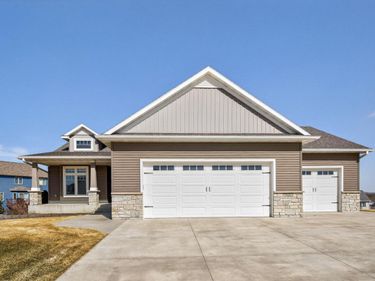1504 Century Corner Lane NE, Rochester, MN 55906