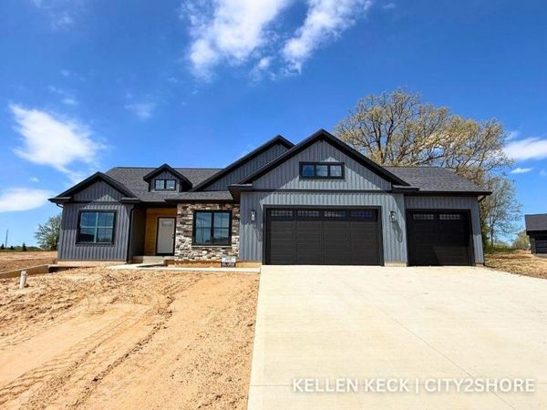 11339 Bancroft Way SE, Alto, MI 49302