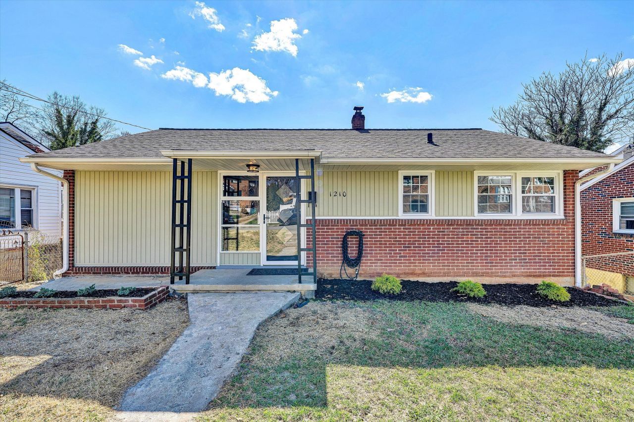 1210 Howbert Ave Sw, Roanoke, VA 24015 Main Photo