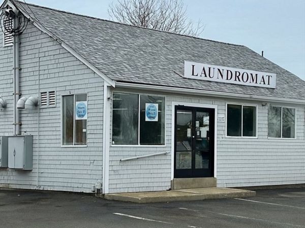 32 Scranton Ave, Falmouth, MA 02540