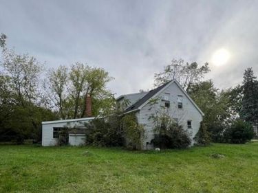 3193 Myrton Street, Burton, MI 48529