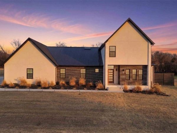 202 NE Healing Springs Street, Bentonville, AR