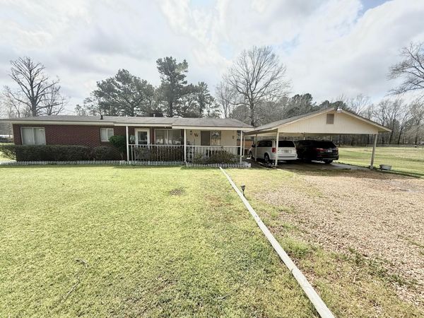 302 Winston Rd, Columbus, MS 39702
