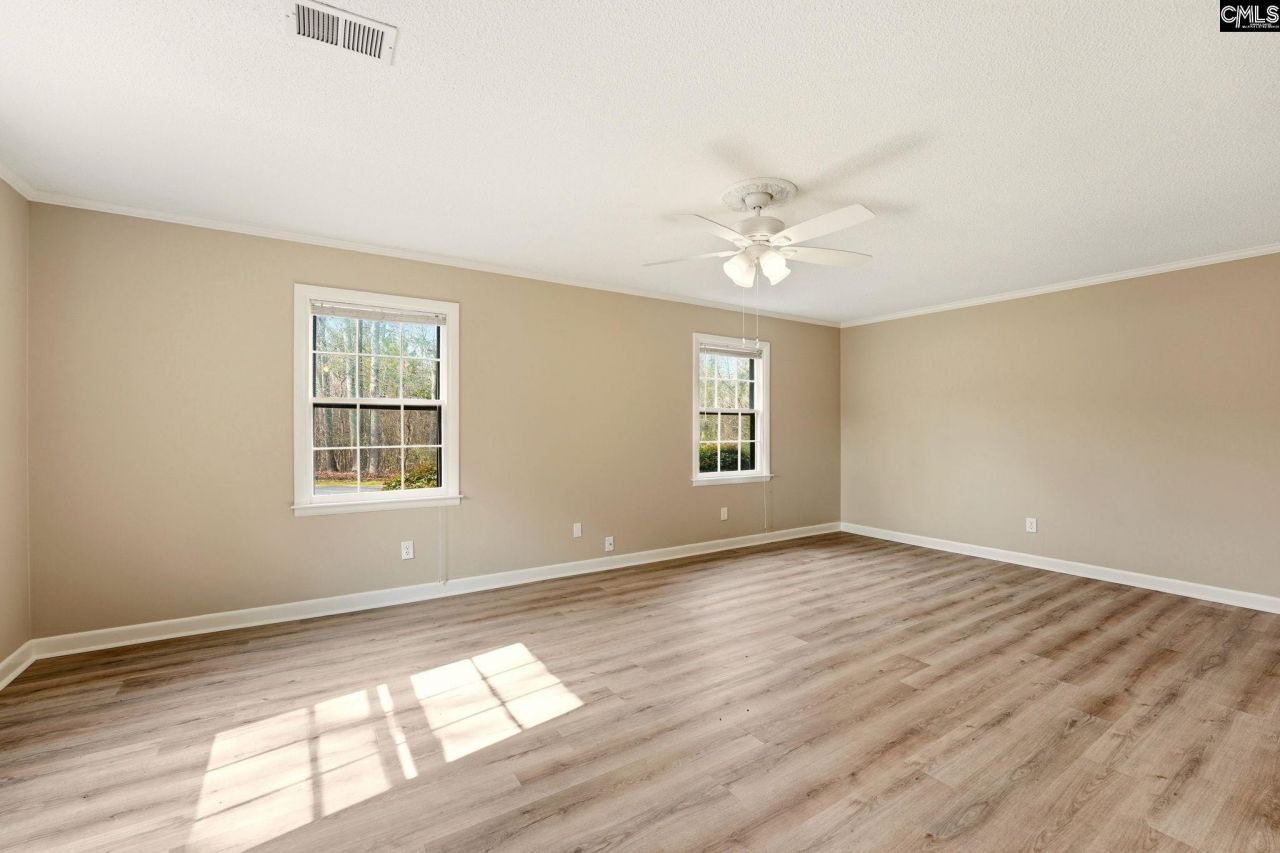 167 Jefferson Place Photo 9