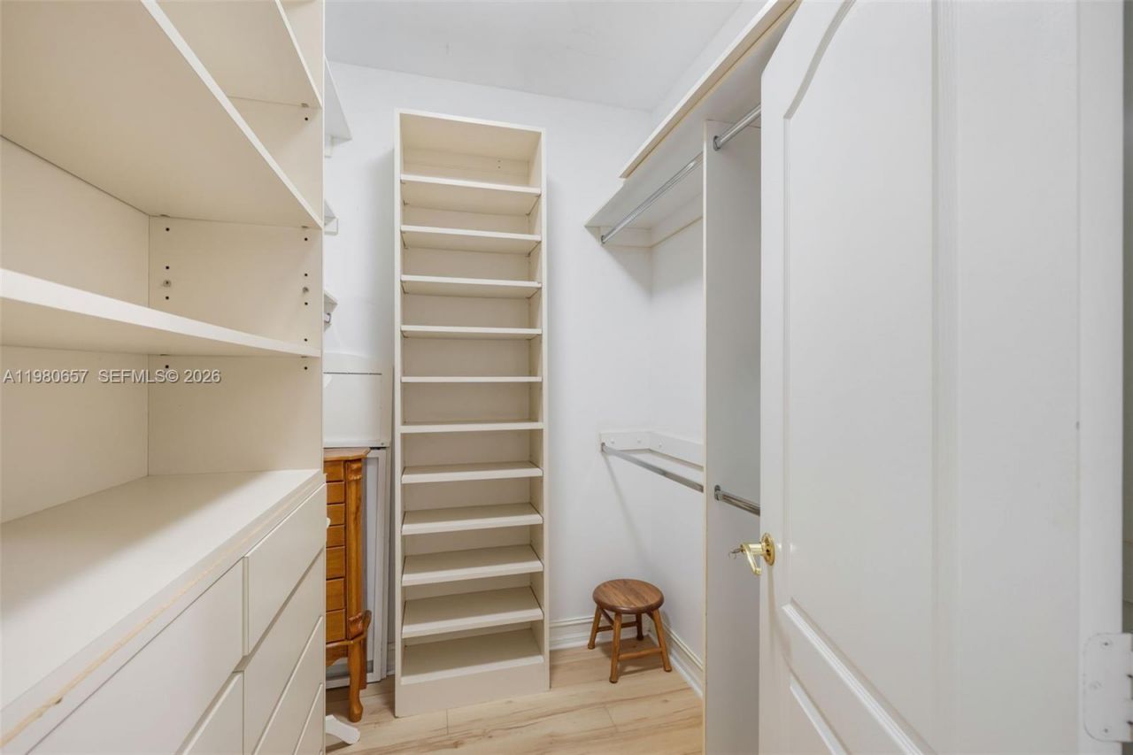 18450 NE 30th Place, Aventura, FL 33160 Photo