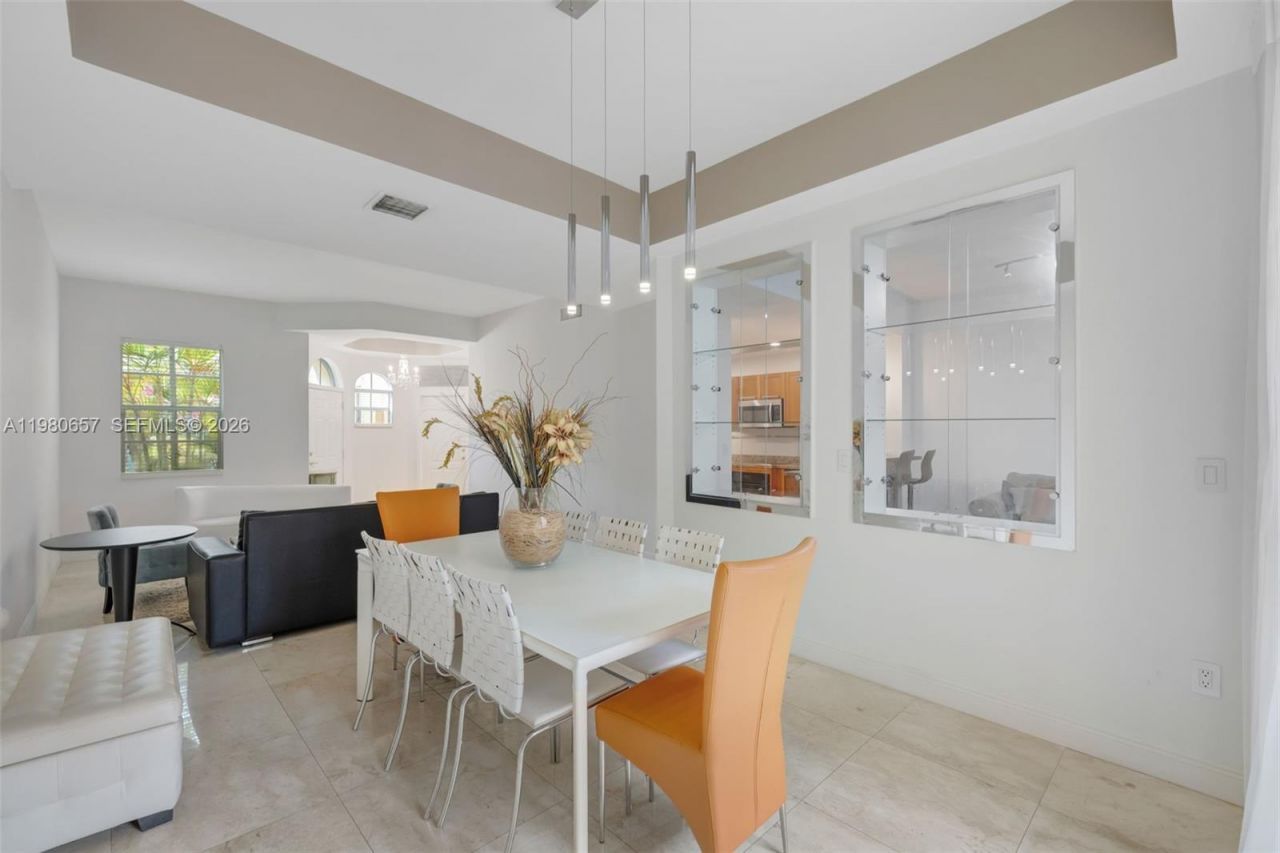 18450 NE 30th Place, Aventura, FL 33160 Photo