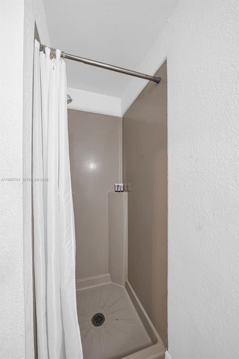 1044 SW 13th Ct , Unit 2, Miami, FL 33135 Photo