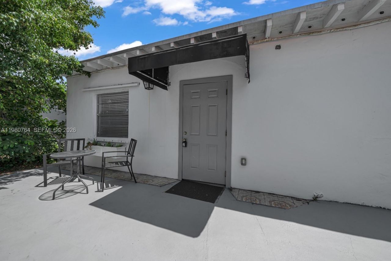 1044 SW 13th Ct , Unit 2, Miami, FL 33135 Photo