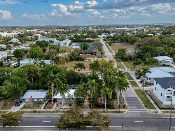 521 W OLYMPIA AVENUE , PUNTA GORDA, FL 33950